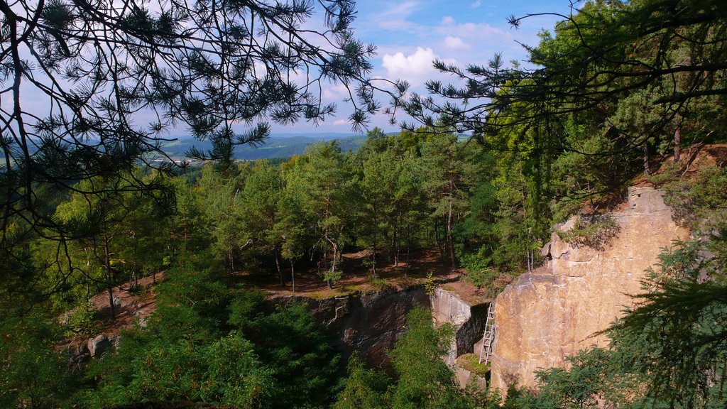 Granite mine Doubi