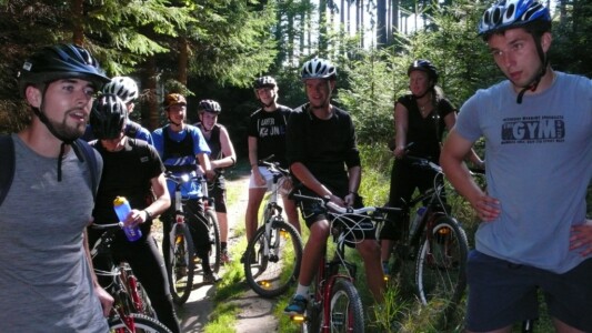 Udfordrende MTB i bakker i den omkringliggende Prag (Tjekkiet).